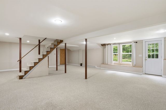72 Old Farm Road, Bedford, NH 03110