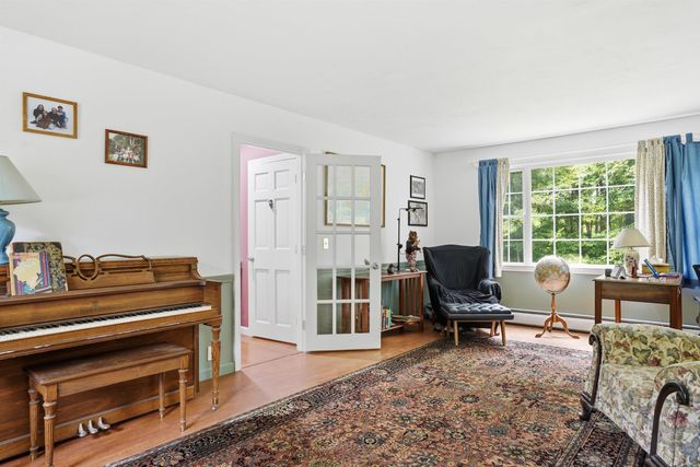 72 Old Farm Road, Bedford, NH 03110
