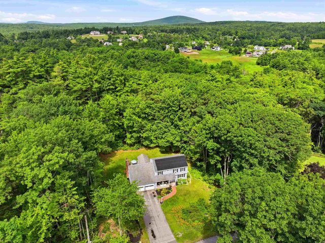 72 Old Farm Road, Bedford, NH 03110