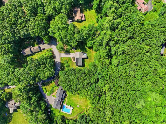 72 Old Farm Road, Bedford, NH 03110