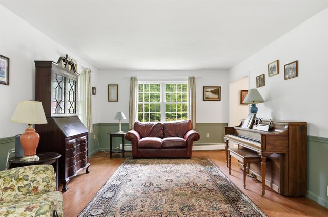 72 Old Farm Road, Bedford, NH 03110