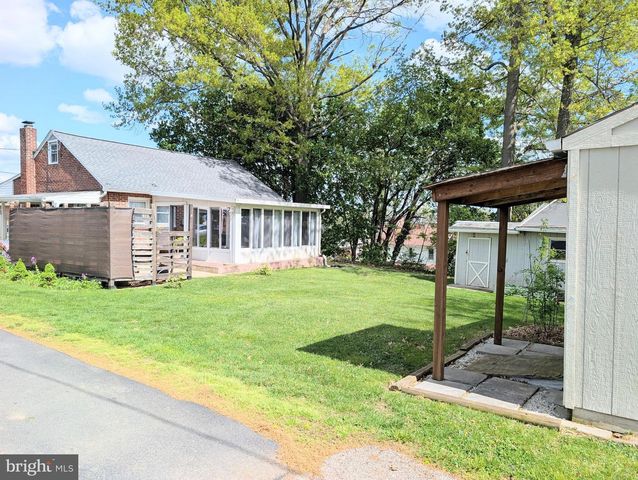 322 N 6TH ST, Columbia, PA 17512