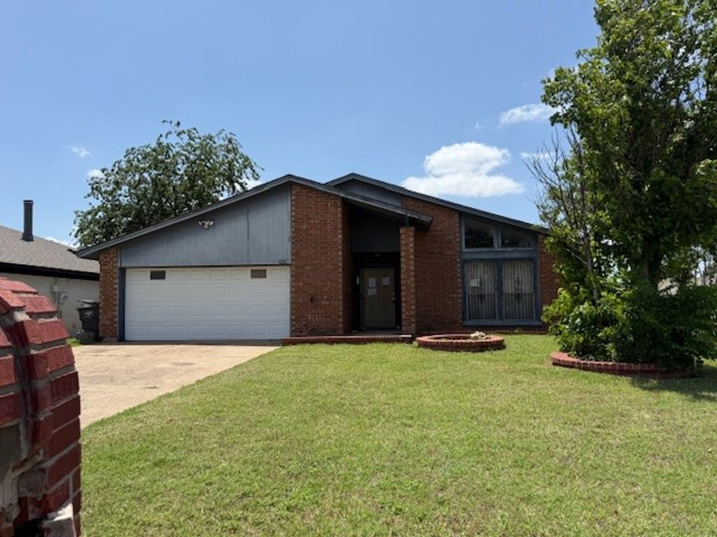 6800 Eagle Rock Drive, Fort Worth, TX 76133