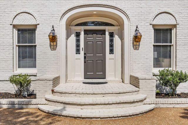 8706 MAPLE CREEK CV, Germantown, TN 38139