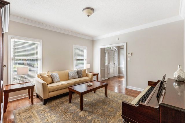 8706 MAPLE CREEK CV, Germantown, TN 38139