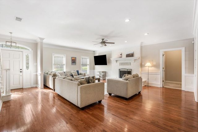 8706 MAPLE CREEK CV, Germantown, TN 38139