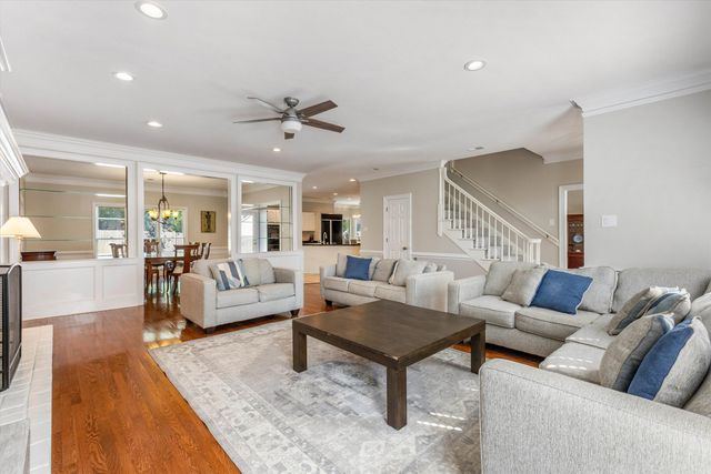 8706 MAPLE CREEK CV, Germantown, TN 38139