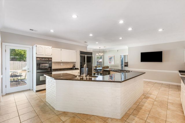 8706 MAPLE CREEK CV, Germantown, TN 38139