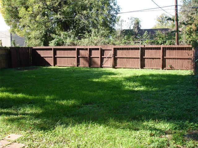 1134 Hahlo Street, Houston, TX 77020