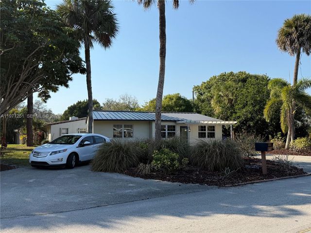 1701 SW 13th Ct, Fort Lauderdale, FL 33312