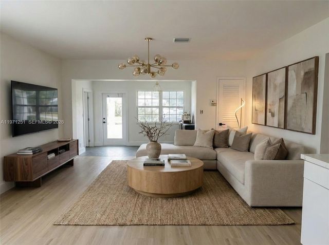 1701 SW 13th Ct, Fort Lauderdale, FL 33312