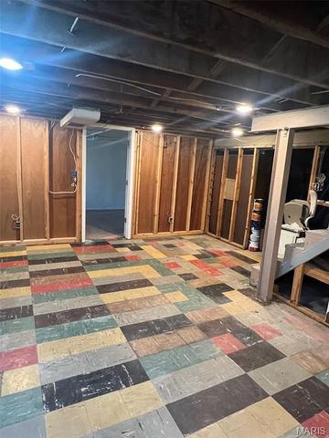 1210 Ruth Drive, Kirkwood, MO 63122