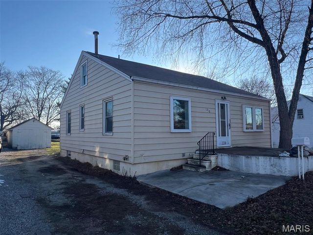 1210 Ruth Drive, Kirkwood, MO 63122