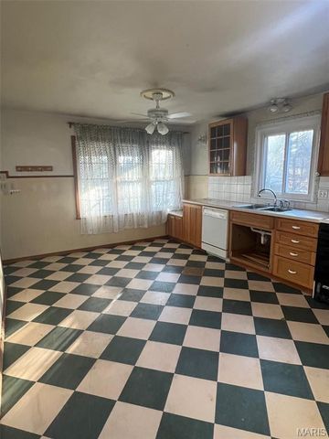 1210 Ruth Drive, Kirkwood, MO 63122