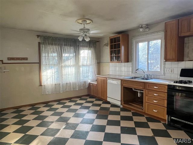 1210 Ruth Drive, Kirkwood, MO 63122