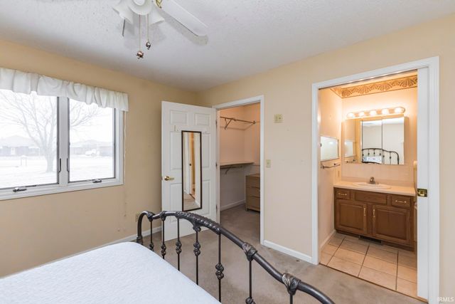 4708 E Heritage Circle, Muncie, IN 47303