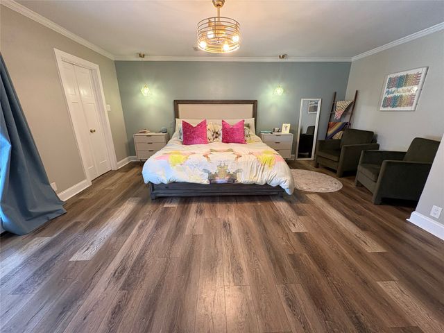 3796 Vinecrest Drive, Dallas, TX 75229