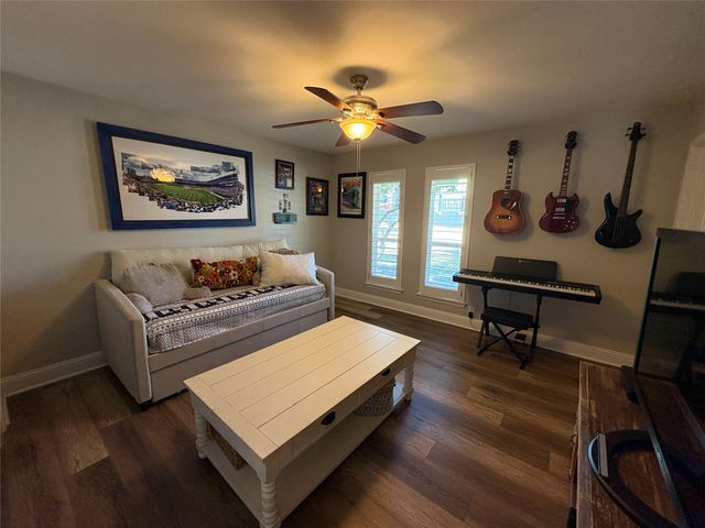 3796 Vinecrest Drive, Dallas, TX 75229