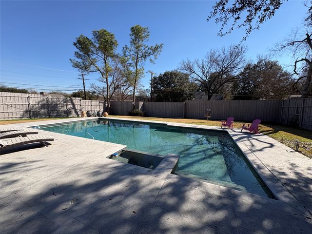 3796 Vinecrest Drive, Dallas, TX 75229