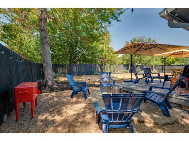 2202 Donna DR, Taylor, TX 76574