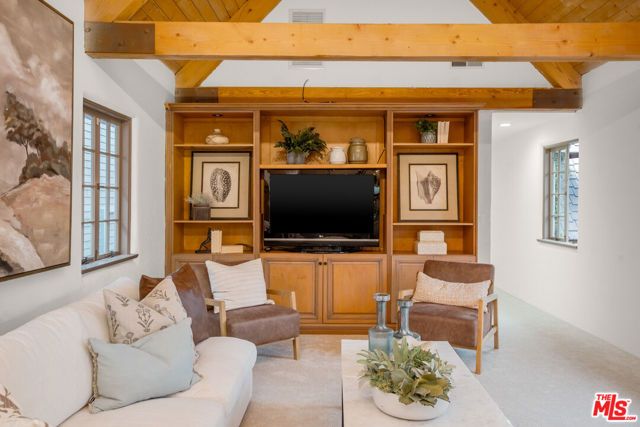 2917 N Poinsettia Avenue, Manhattan Beach, CA 90266