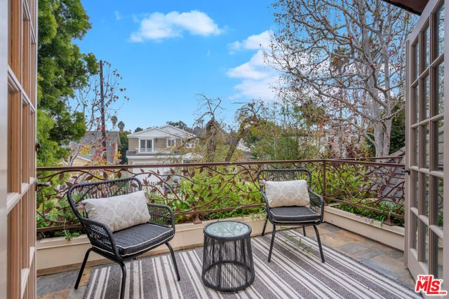 2917 N Poinsettia Avenue, Manhattan Beach, CA 90266