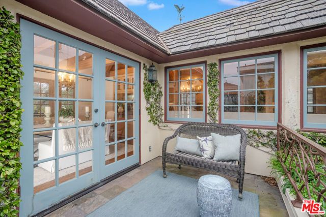 2917 N Poinsettia Avenue, Manhattan Beach, CA 90266