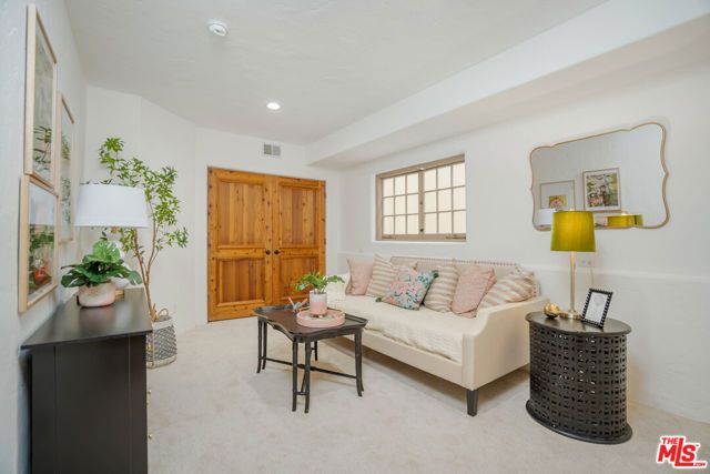 2917 N Poinsettia Avenue, Manhattan Beach, CA 90266