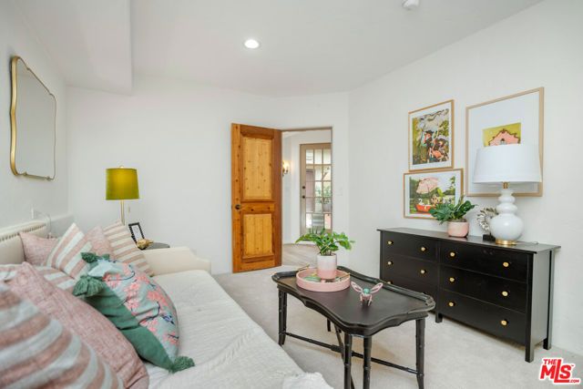 2917 N Poinsettia Avenue, Manhattan Beach, CA 90266