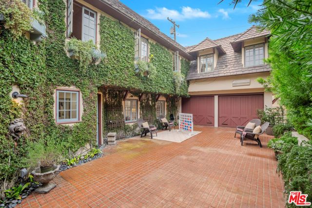 2917 N Poinsettia Avenue, Manhattan Beach, CA 90266