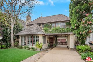 2917 N Poinsettia Avenue, Manhattan Beach, CA 90266