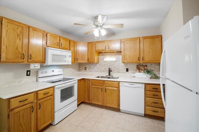 11846 Sologne Court, Maryland Heights, MO 63043