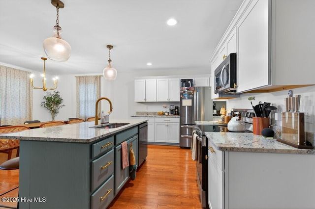 208 Pollock Street, Pollocksville, NC 28573