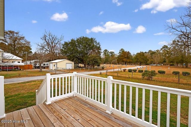 208 Pollock Street, Pollocksville, NC 28573