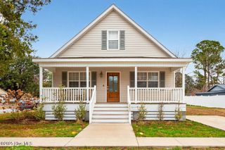 208 Pollock Street, Pollocksville, NC 28573