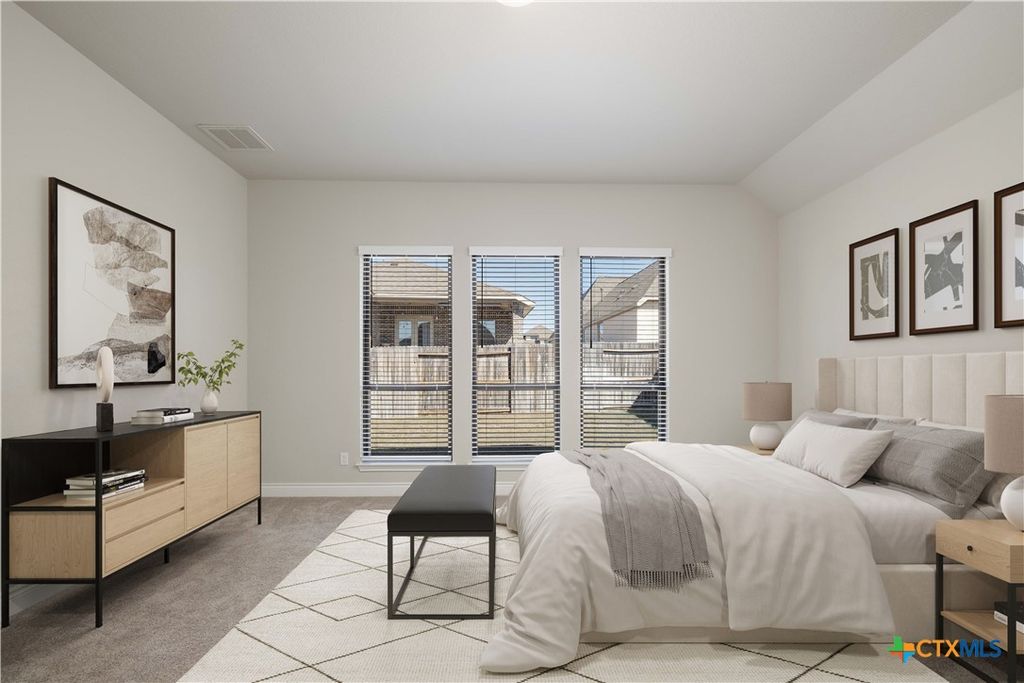 Image 10 of property listing at 636 Vireos Street, New Braunfels, TX 78132