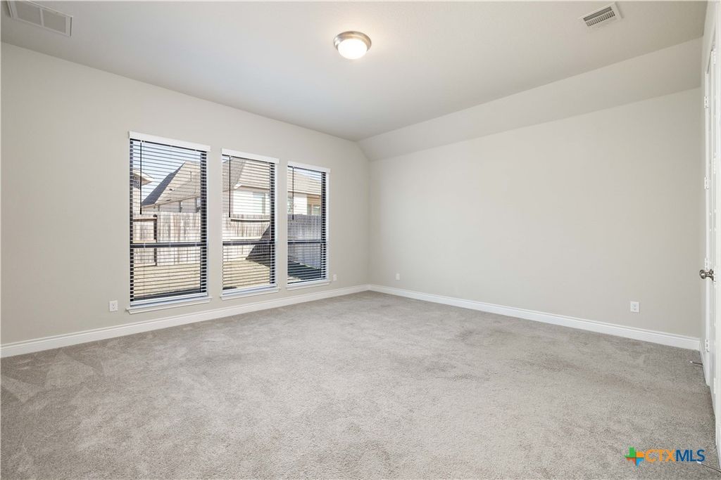 Image 11 of property listing at 636 Vireos Street, New Braunfels, TX 78132