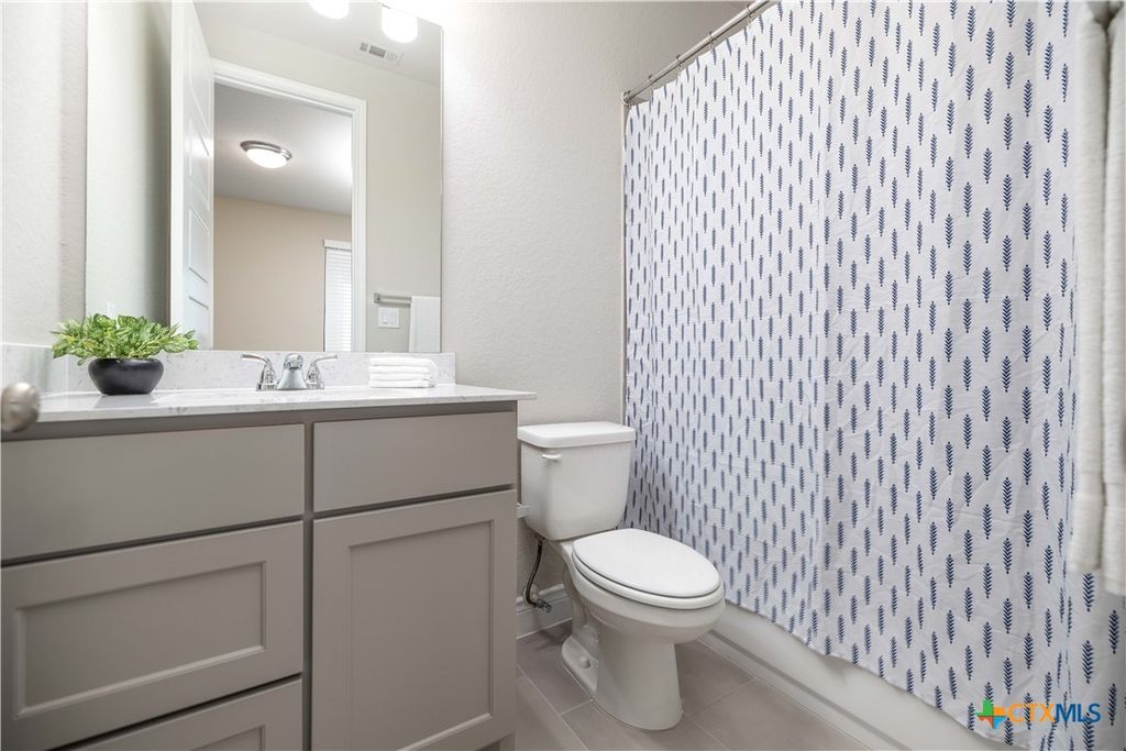 Image 19 of property listing at 636 Vireos Street, New Braunfels, TX 78132