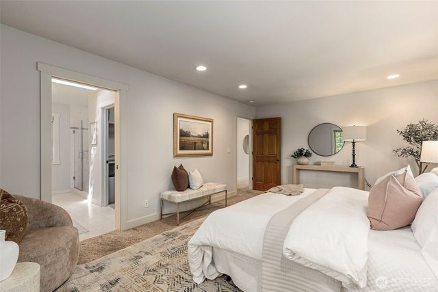 4810 Rose Avenue NE, Bainbridge Island, WA 98110