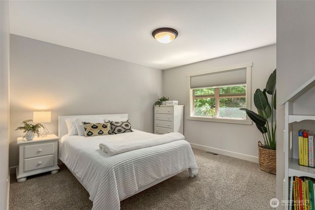 4810 Rose Avenue NE, Bainbridge Island, WA 98110