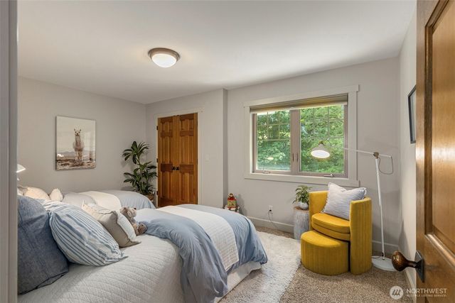 4810 Rose Avenue NE, Bainbridge Island, WA 98110