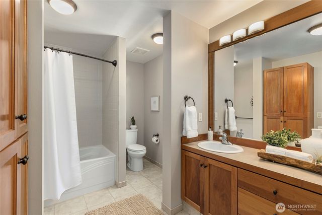 4810 Rose Avenue NE, Bainbridge Island, WA 98110