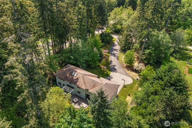 4810 Rose Avenue NE, Bainbridge Island, WA 98110