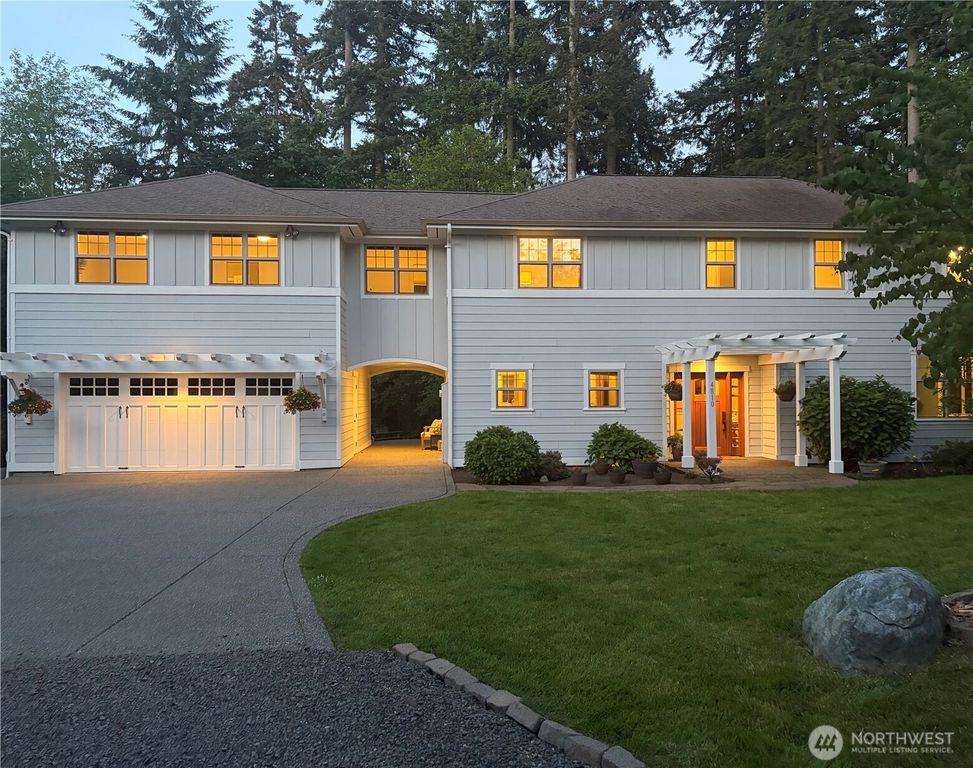 4810 Rose Avenue NE, Bainbridge Island, WA 98110