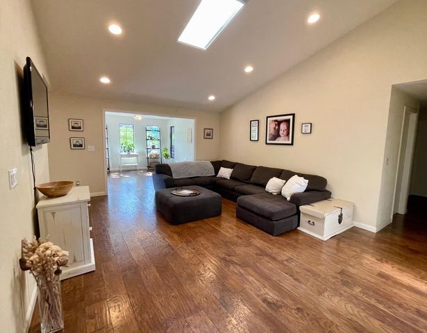 2446 Heritage Way, Medford, OR 97504