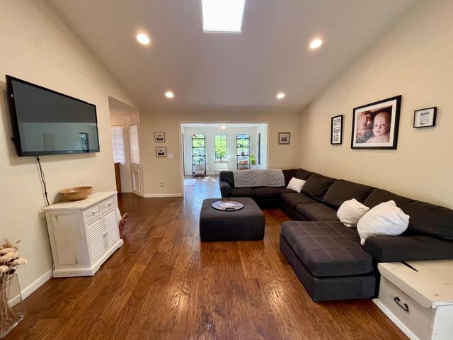 2446 Heritage Way, Medford, OR 97504