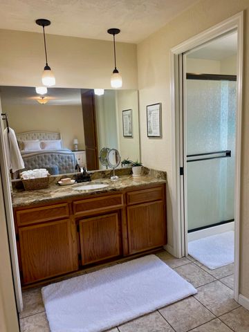 2446 Heritage Way, Medford, OR 97504