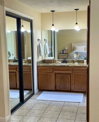 2446 Heritage Way, Medford, OR 97504