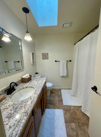 2446 Heritage Way, Medford, OR 97504