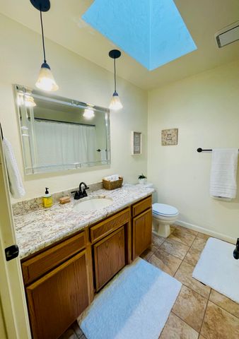 2446 Heritage Way, Medford, OR 97504